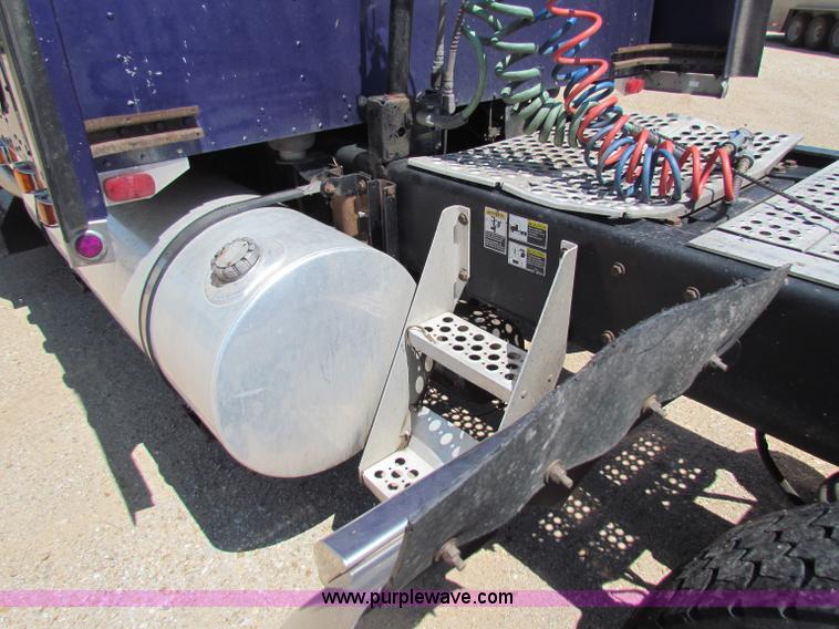 image for item G4036 2000 Kenworth W900B semi truck