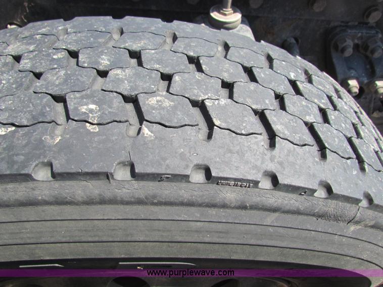 image for item G4036 2000 Kenworth W900B semi truck