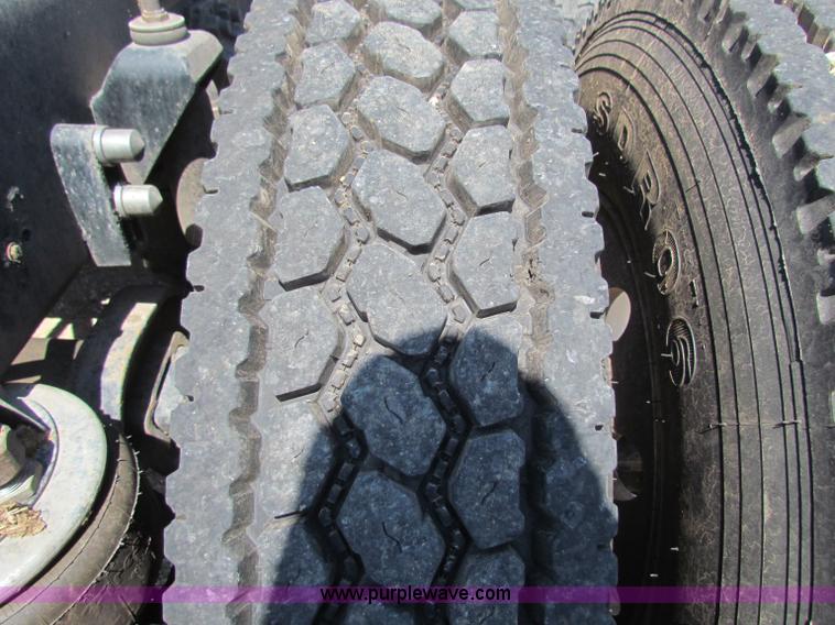 image for item G4036 2000 Kenworth W900B semi truck