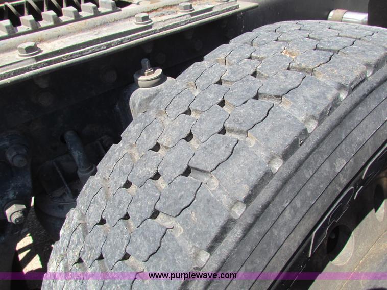 image for item G4036 2000 Kenworth W900B semi truck