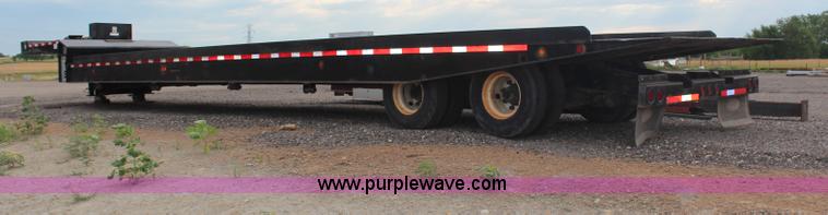 image for item G5073 2000 Landoll 660 trailer