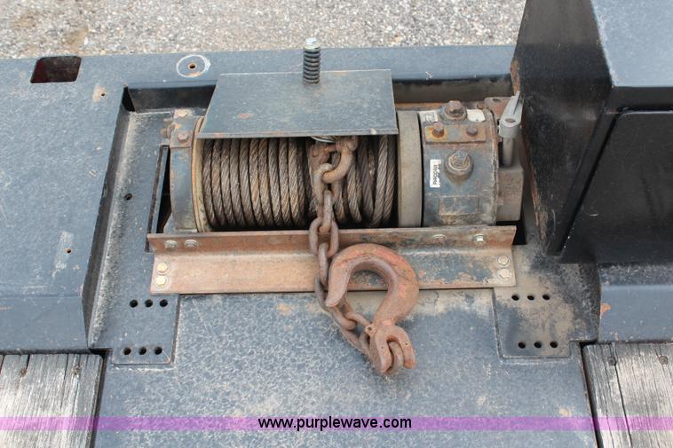 image for item G5073 2000 Landoll 660 trailer