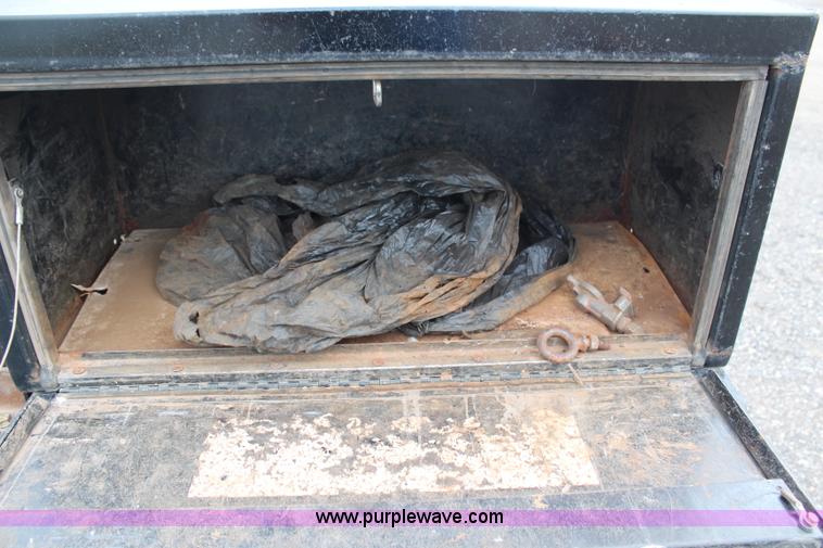 image for item G5073 2000 Landoll 660 trailer