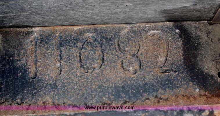 image for item G5073 2000 Landoll 660 trailer