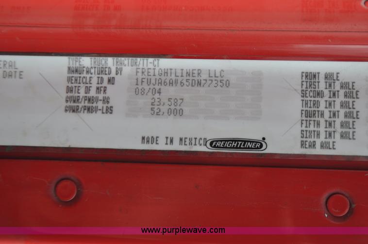 image for item G6124 2005 Freightliner Columbia semi truck