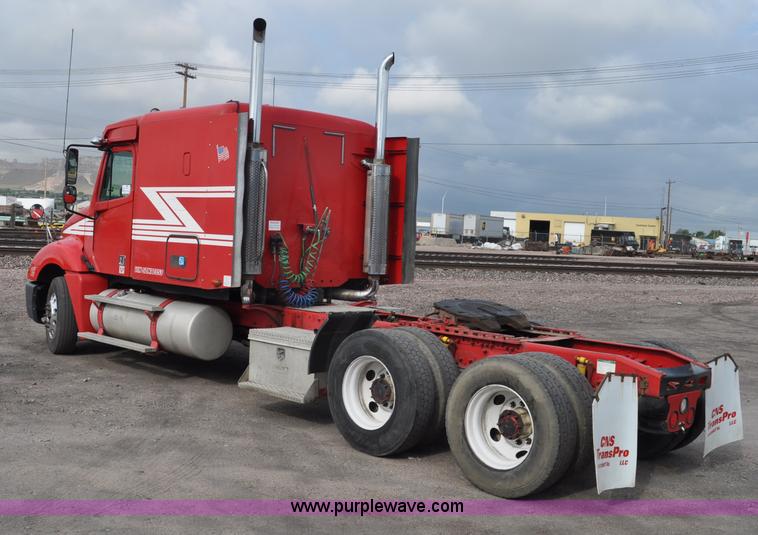 image for item G6125 2005 Freightliner Columbia  CL120 semi truck