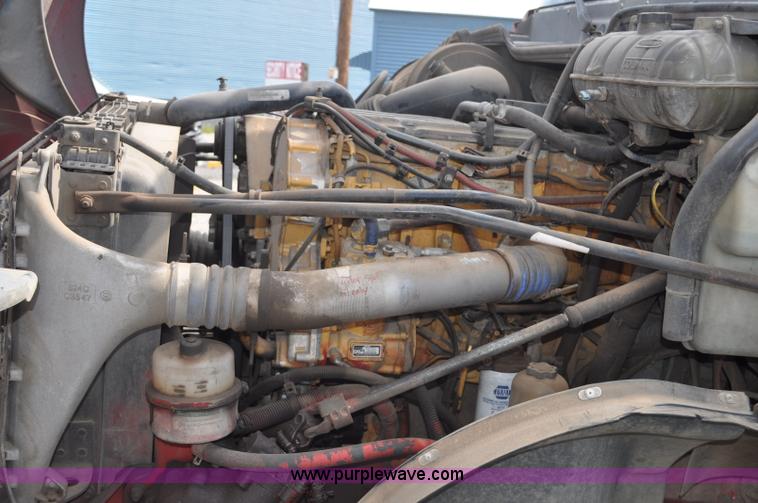 image for item G6125 2005 Freightliner Columbia  CL120 semi truck