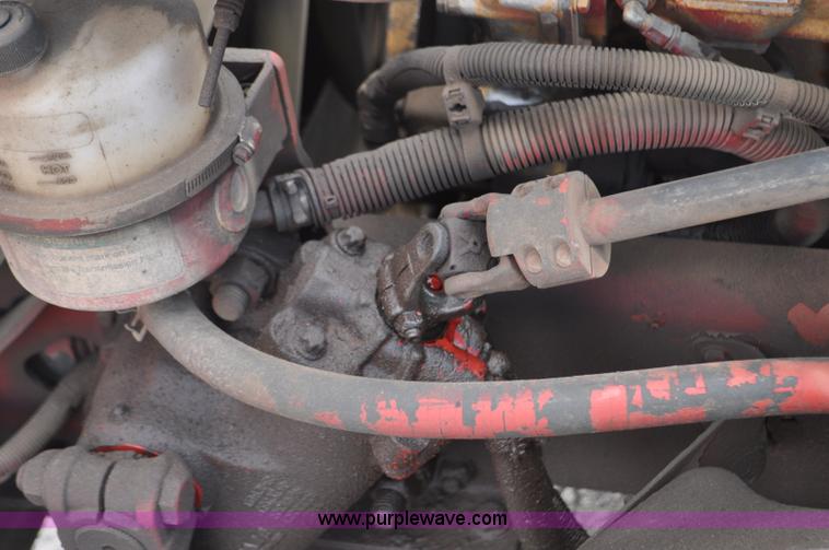 image for item G6125 2005 Freightliner Columbia  CL120 semi truck