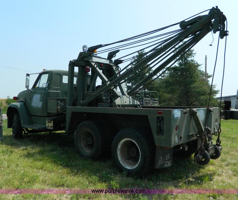 image for item G7926 1975 GMC 7500 wrecker truck