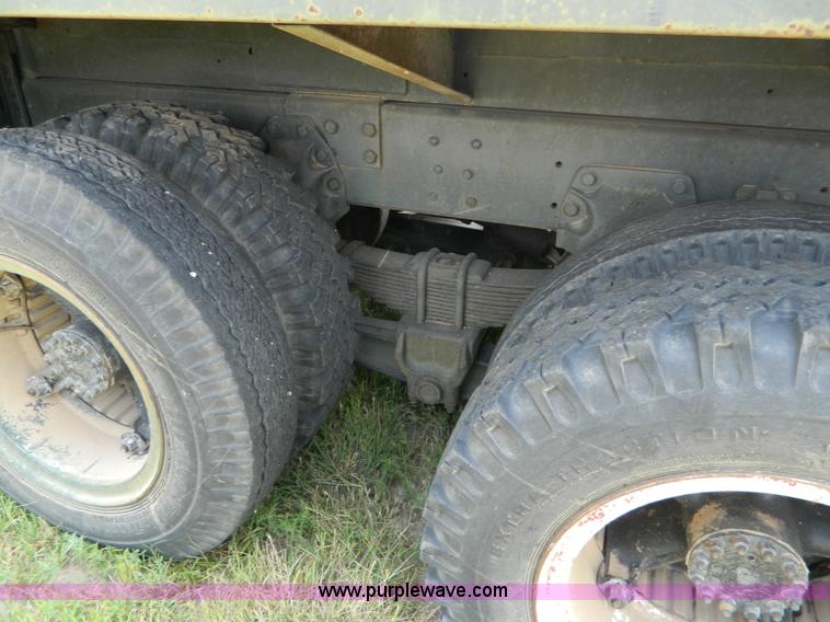image for item G7926 1975 GMC 7500 wrecker truck