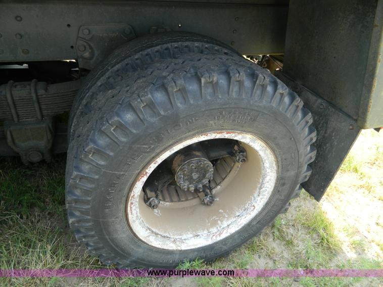 image for item G7926 1975 GMC 7500 wrecker truck