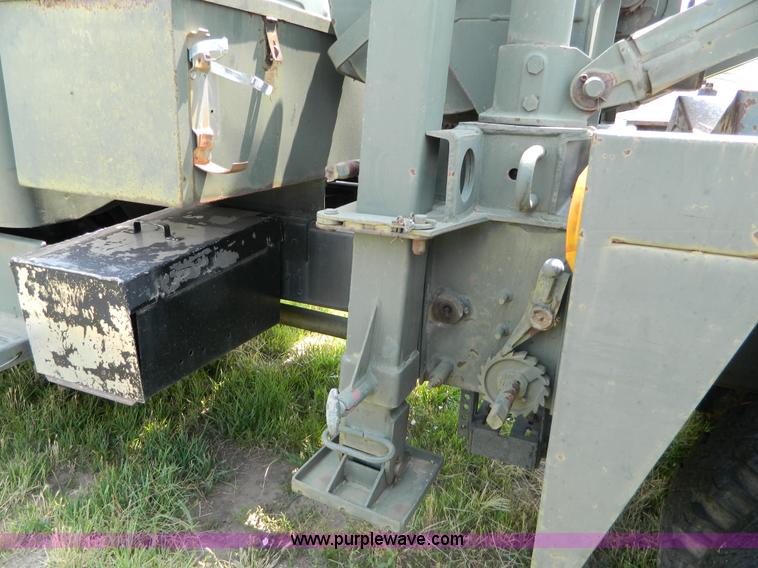 image for item G7926 1975 GMC 7500 wrecker truck