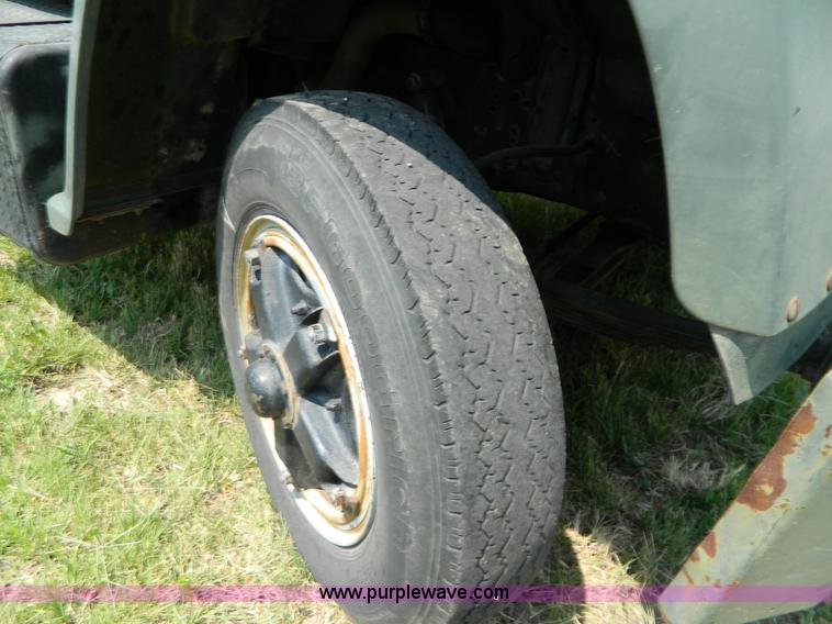 image for item G7926 1975 GMC 7500 wrecker truck