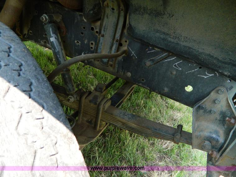 image for item G7926 1975 GMC 7500 wrecker truck