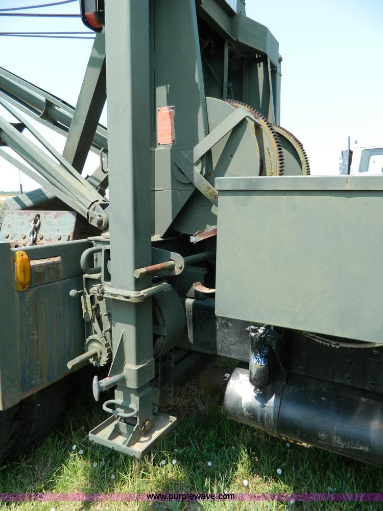 image for item G7926 1975 GMC 7500 wrecker truck