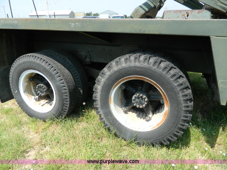 image for item G7926 1975 GMC 7500 wrecker truck