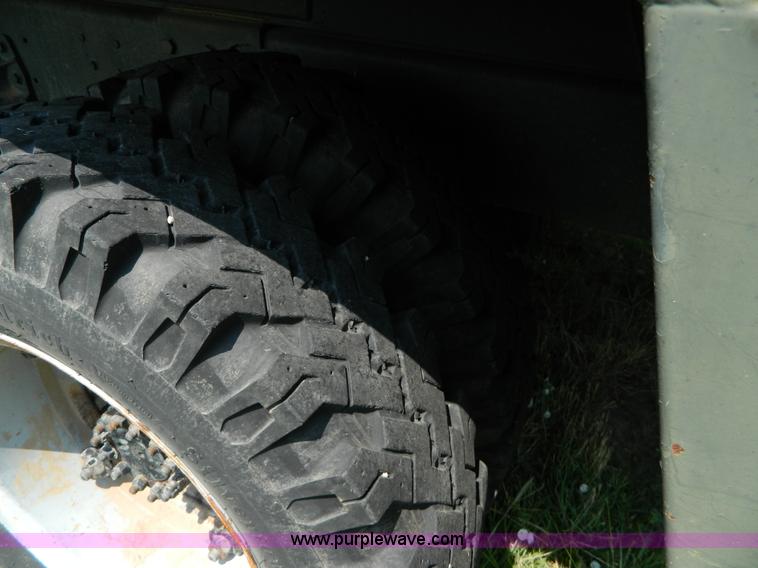 image for item G7926 1975 GMC 7500 wrecker truck