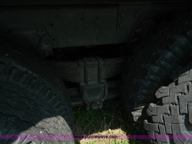 image for item G7926 1975 GMC 7500 wrecker truck