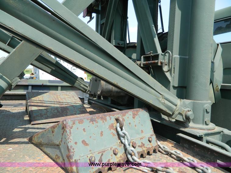 image for item G7926 1975 GMC 7500 wrecker truck