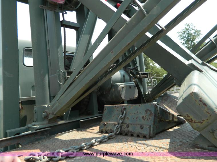 image for item G7926 1975 GMC 7500 wrecker truck