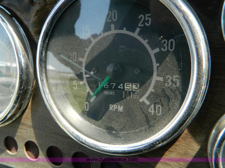 image for item G7926 1975 GMC 7500 wrecker truck