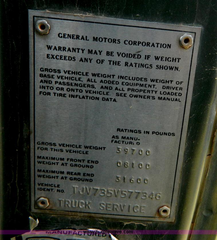 image for item G7926 1975 GMC 7500 wrecker truck