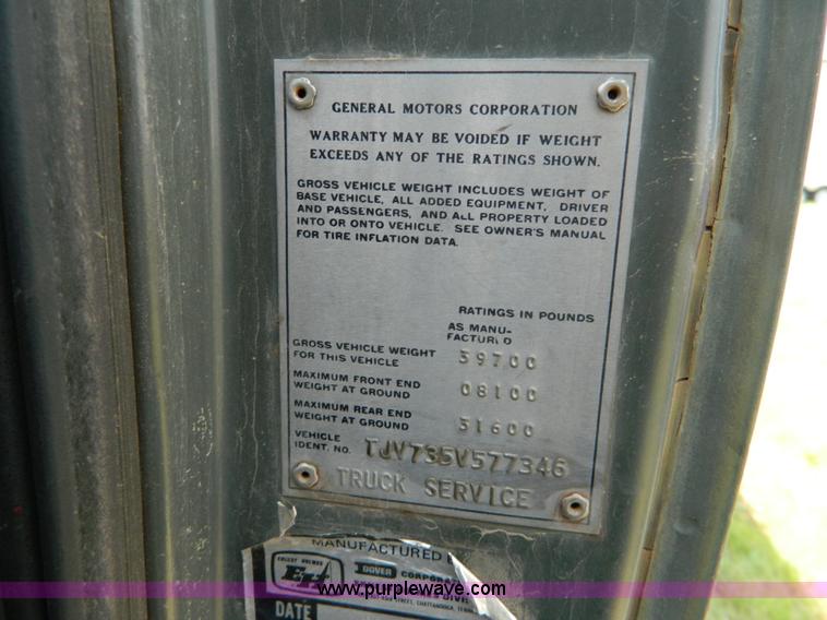 image for item G7926 1975 GMC 7500 wrecker truck