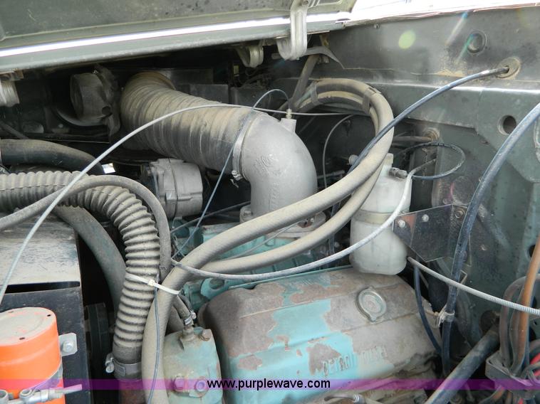 image for item G7926 1975 GMC 7500 wrecker truck