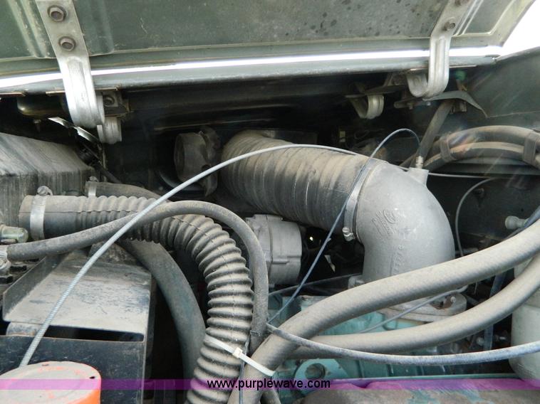 image for item G7926 1975 GMC 7500 wrecker truck