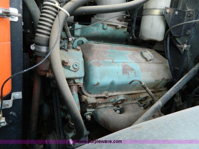 image for item G7926 1975 GMC 7500 wrecker truck