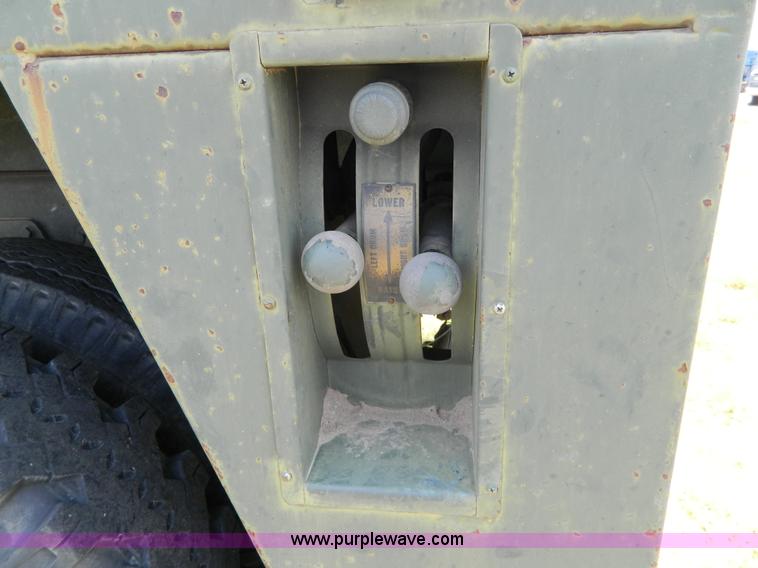 image for item G7926 1975 GMC 7500 wrecker truck