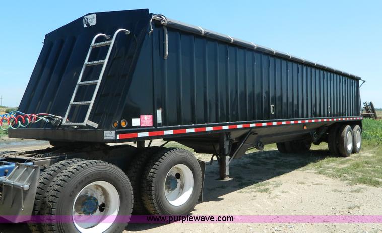 image for item G7955 2009 Neville steel double hopper grain trailer