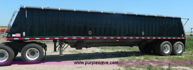 image for item G7955 2009 Neville steel double hopper grain trailer