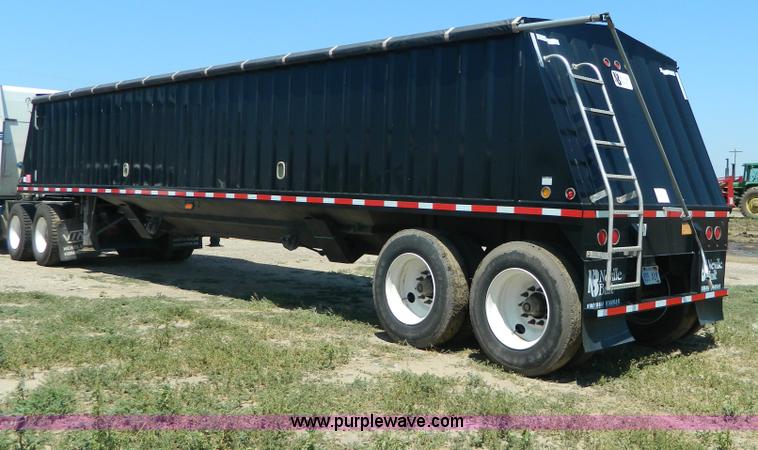 image for item G7955 2009 Neville steel double hopper grain trailer