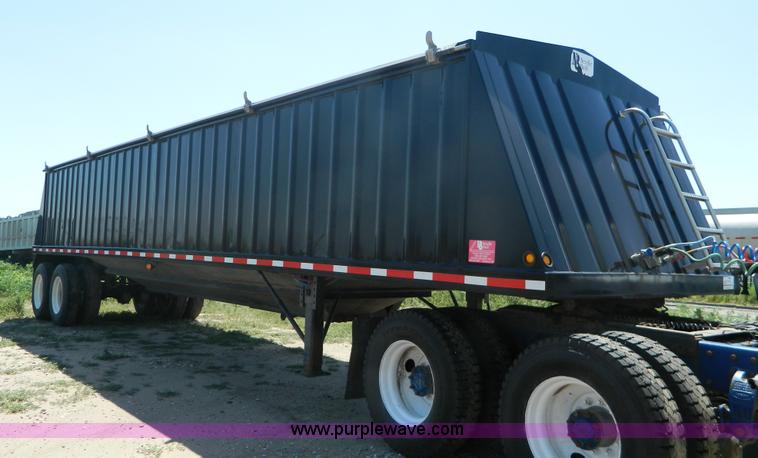 image for item G7955 2009 Neville steel double hopper grain trailer