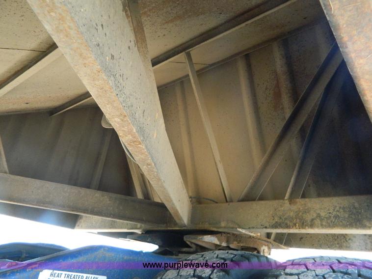 image for item G7955 2009 Neville steel double hopper grain trailer