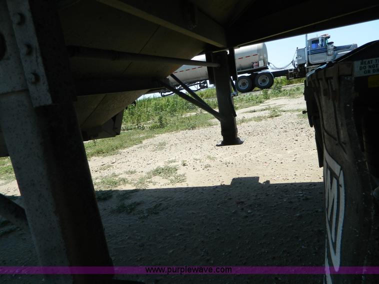 image for item G7955 2009 Neville steel double hopper grain trailer