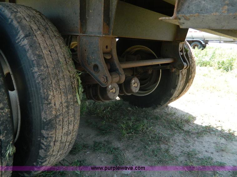 image for item G7955 2009 Neville steel double hopper grain trailer