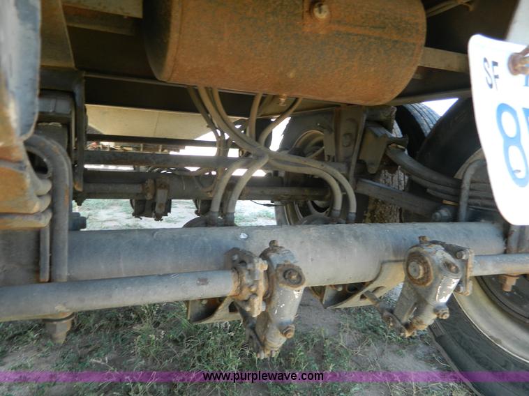 image for item G7955 2009 Neville steel double hopper grain trailer