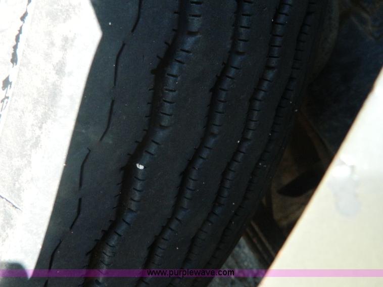 image for item G7956 1985 Mack RS688LT semi truck