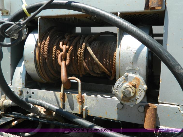 image for item G7956 1985 Mack RS688LT semi truck