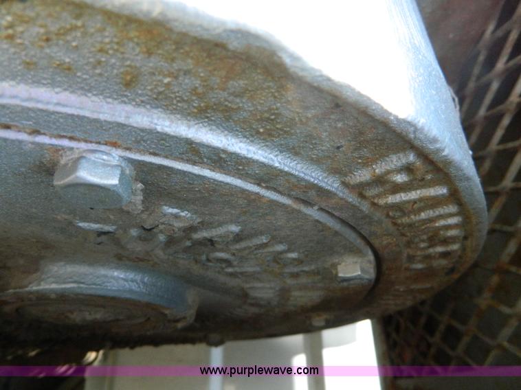 image for item G7956 1985 Mack RS688LT semi truck