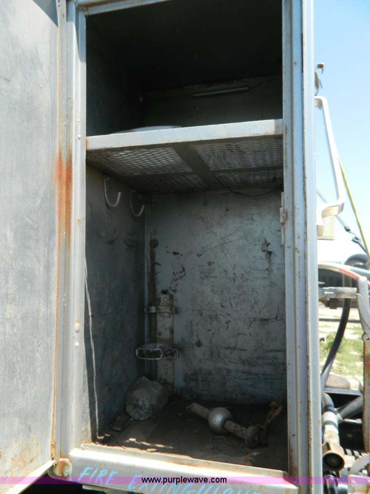 image for item G7956 1985 Mack RS688LT semi truck