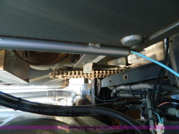 image for item G7956 1985 Mack RS688LT semi truck