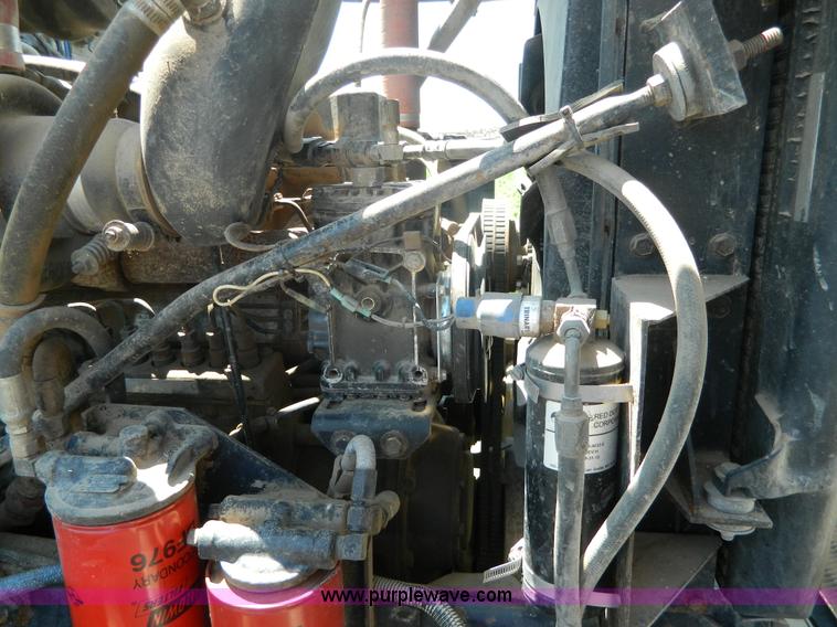 image for item G7956 1985 Mack RS688LT semi truck