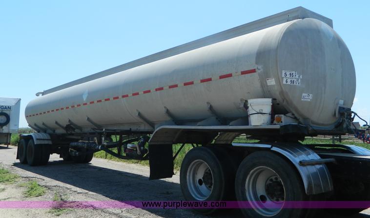 image for item G7957 1980 Trailmobile 306 aluminum tanker trailer