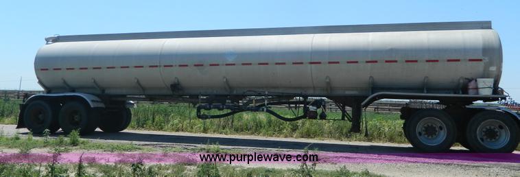 image for item G7957 1980 Trailmobile 306 aluminum tanker trailer
