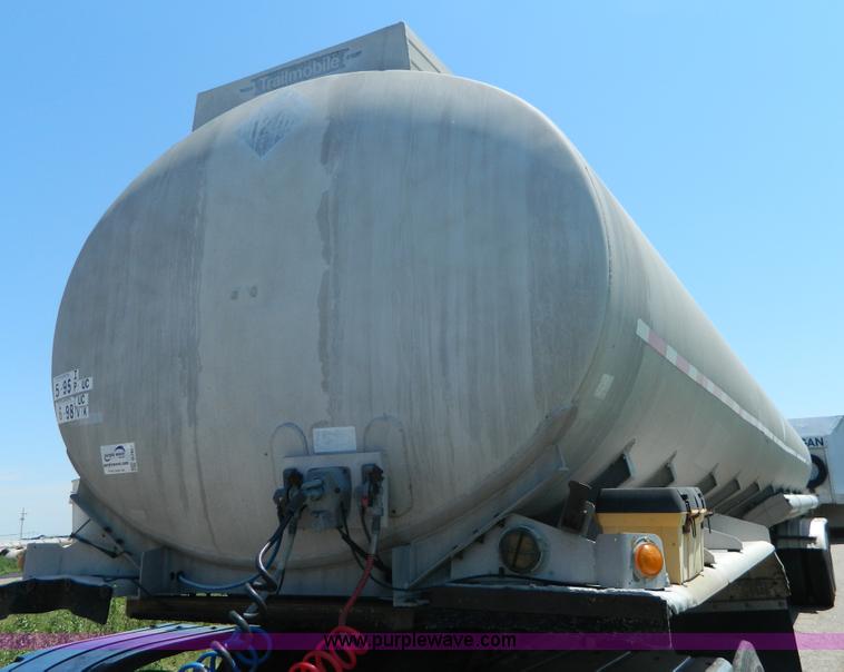 image for item G7957 1980 Trailmobile 306 aluminum tanker trailer