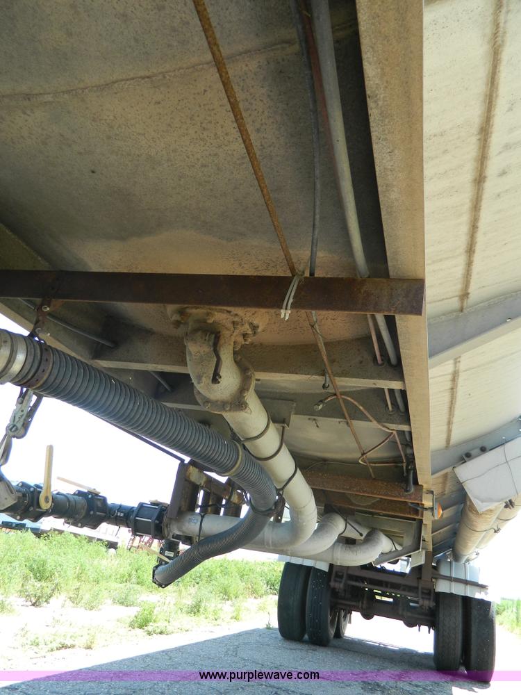 image for item G7957 1980 Trailmobile 306 aluminum tanker trailer