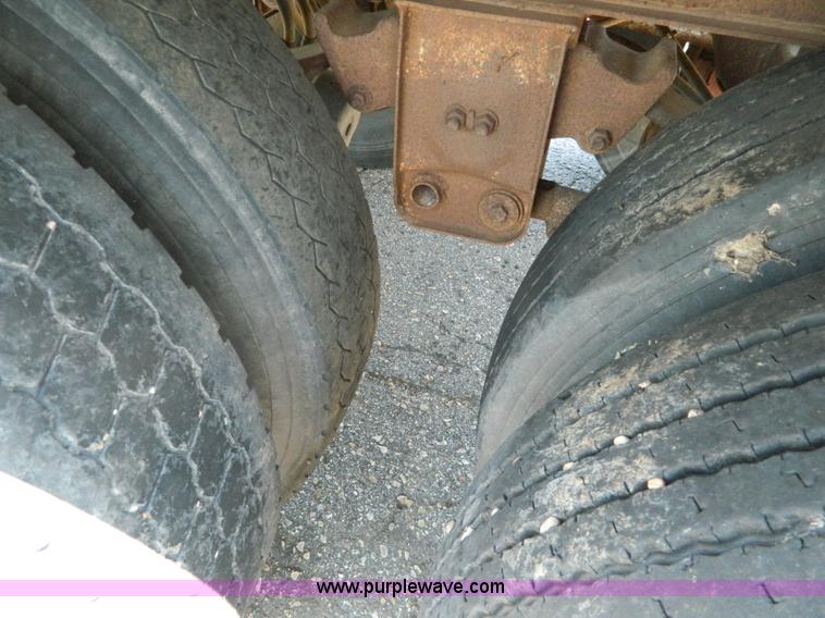 image for item G7957 1980 Trailmobile 306 aluminum tanker trailer